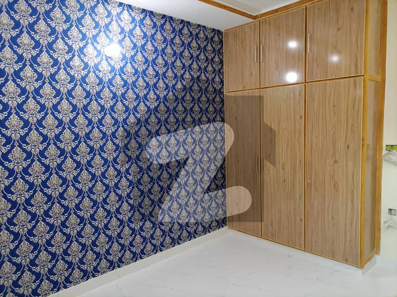 لالہ زار گارڈن لاہور میں 4 کمروں کا 5 مرلہ مکان 1.55 کروڑ میں برائے فروخت۔