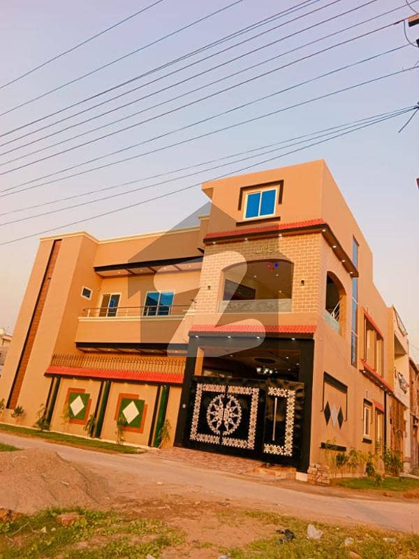 الاحمد گارڈن ہاوسنگ سکیم جی ٹی روڈ لاہور میں 7 کمروں کا 8 مرلہ مکان 2.35 کروڑ میں برائے فروخت۔