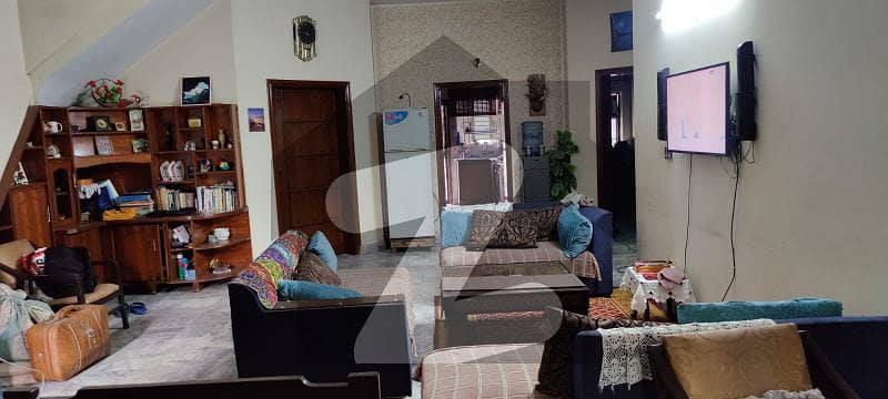 پولیس فاؤنڈیشن ہاؤسنگ سکیم راولپنڈی میں 4 کمروں کا 10 مرلہ مکان 2.65 کروڑ میں برائے فروخت۔