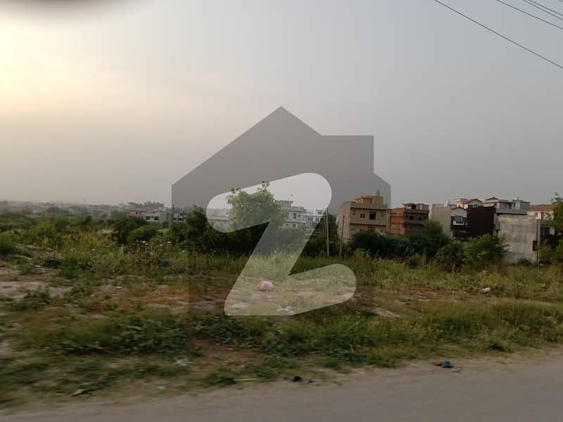 06 Marla 150 Wide Road Commercial Plot Available For Sale
