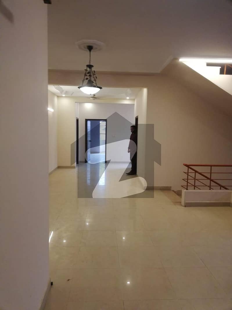 430 Square Yards House In Central PECHS Block 3 For sale