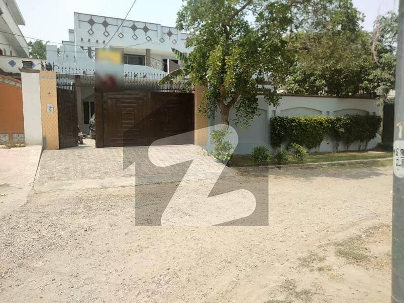 1 Kanal House Available For Sale At  Good Location