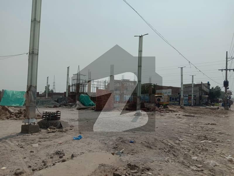Shop For sale Situated In Akhtar Commercial Market