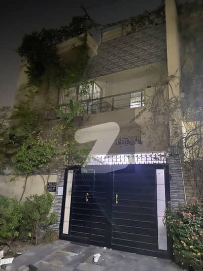 ریونیو سوسائٹی - بلاک اے ریوینیو سوسائٹی لاہور میں 5 کمروں کا 7 مرلہ مکان 80 ہزار میں کرایہ پر دستیاب ہے۔