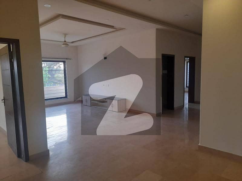 D-12/1 Main Double Road 5 Bedroom 600 Yard Triple Storey Full House For Rent