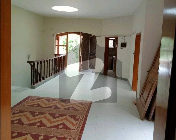 Ideal 37 Marla House Available In MM Alam Road, Lahore