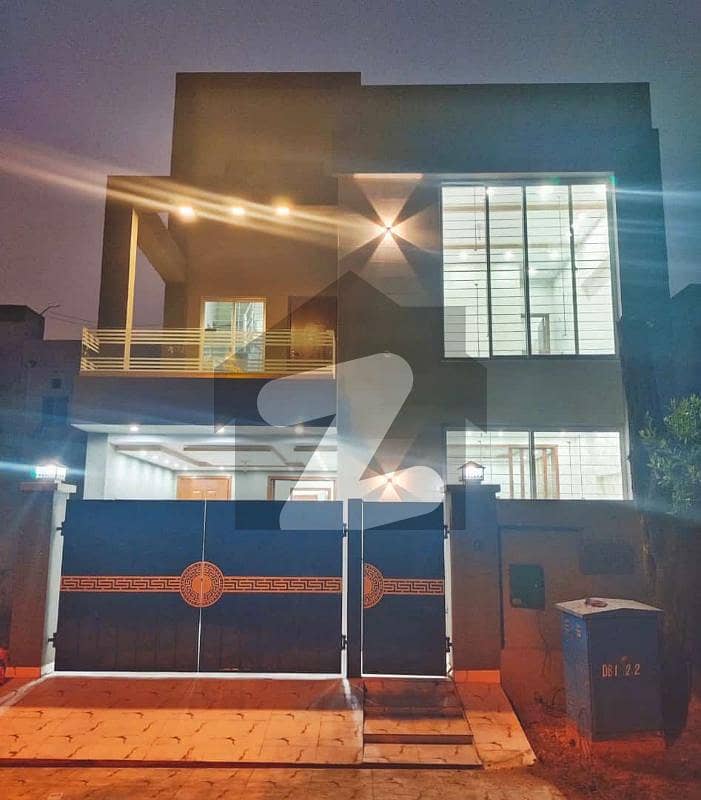 بحریہ نشیمن لاہور میں 3 کمروں کا 5 مرلہ مکان 1.4 کروڑ میں برائے فروخت۔