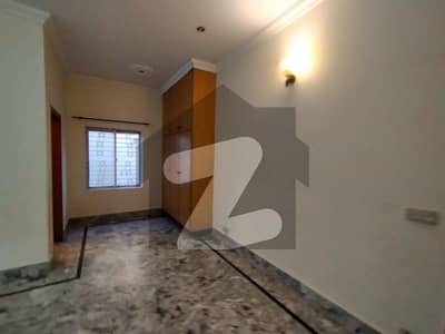 01 Kanal Upper Portion For Rent On Good Location