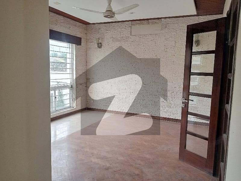 Beautiful House 1 Kanal D-12 Available For Rent