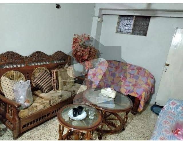 ایم اے جناح روڈ کراچی میں 2 کمروں کا 4 مرلہ فلیٹ 80 لاکھ میں برائے فروخت۔
