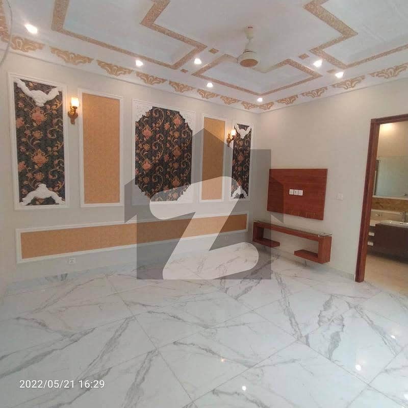 ڈی ایچ اے فیز 2 ڈیفنس (ڈی ایچ اے) لاہور میں 5 کمروں کا 1 کنال مکان 5.4 کروڑ میں برائے فروخت۔