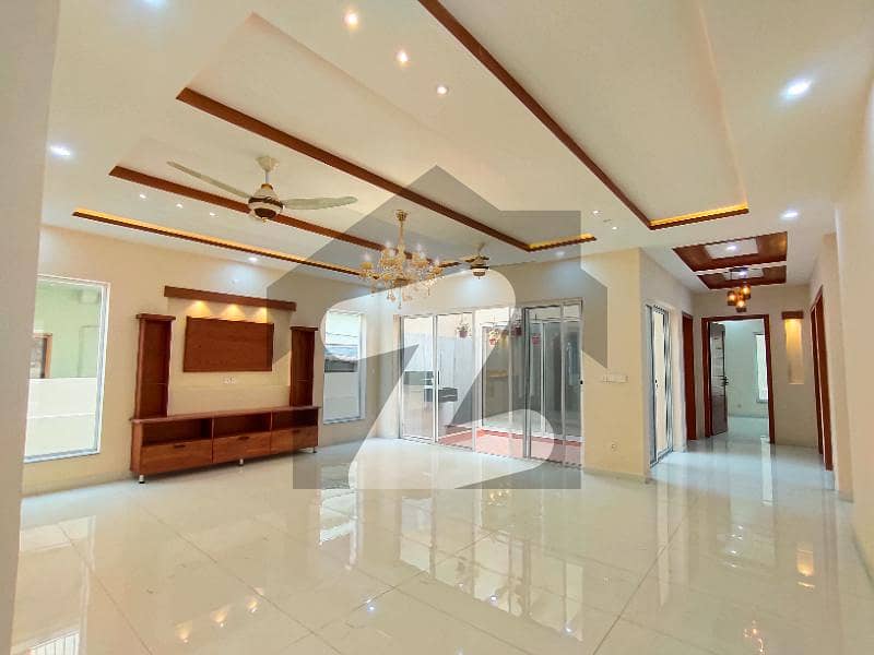 outstanding 1 kanal few months used house for Rent