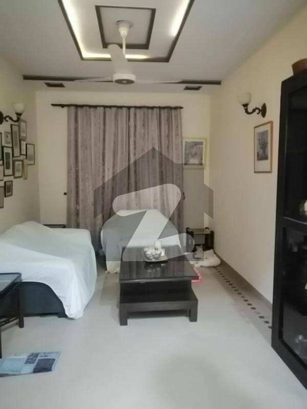 نیواقبال پارک کینٹ کینٹ لاہور میں 3 کمروں کا 6 مرلہ مکان 1.8 کروڑ میں برائے فروخت۔