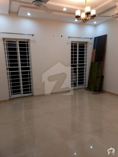 Dha Phase 7 Kanal Upper Portion Available For Rent 3 Bed Room Attracted Bathroom Gas Available