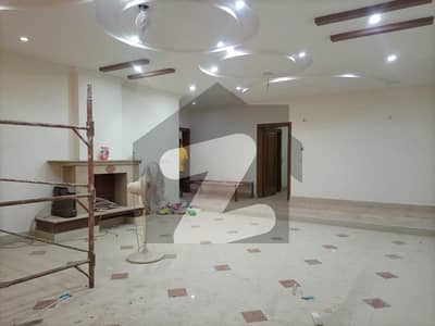 ویلینشیاء - کمرشل زون بی ویلینشیاء ہاؤسنگ سوسائٹی لاہور میں 5 کمروں کا 1 کنال مکان 3.5 کروڑ میں برائے فروخت۔
