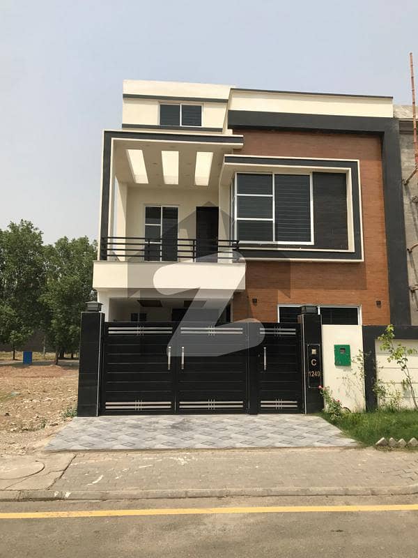 5 MARLA LUXURY HOUSE IN C BLOCK PHASE 2 Bahria Orchard