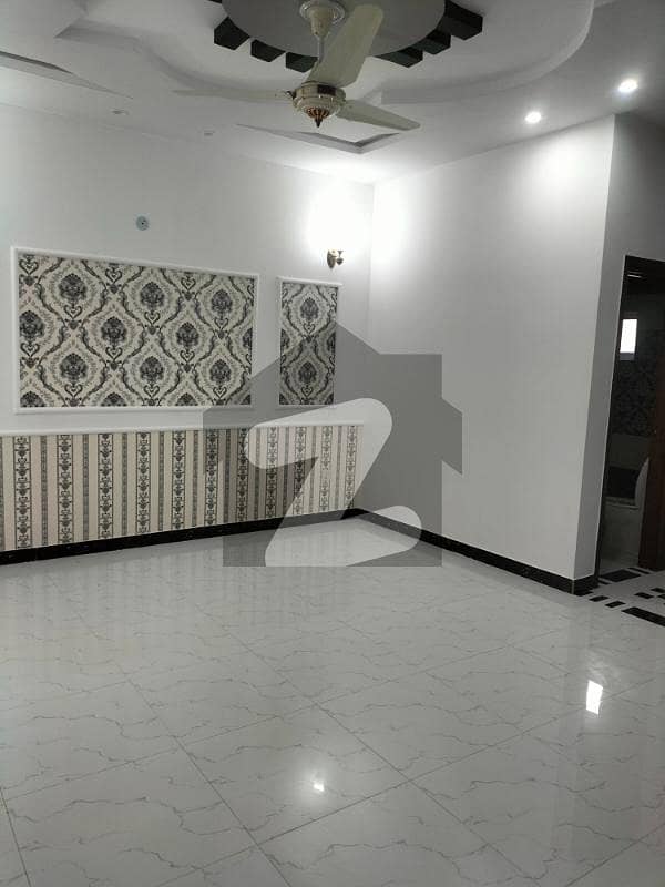 نشیمنِ اقبال فیز 2 نشیمنِ اقبال لاہور میں 6 کمروں کا 10 مرلہ مکان 3.2 کروڑ میں برائے فروخت۔