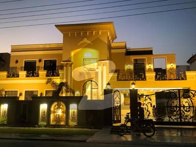 این ایف سی 1 لاہور میں 7 کمروں کا 2 کنال مکان 13.5 کروڑ میں برائے فروخت۔