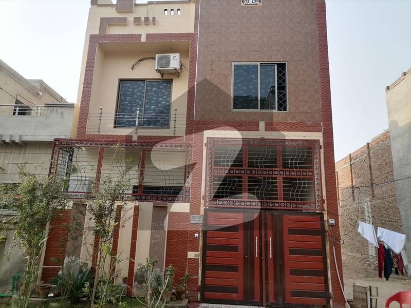 فور سِیزن ہاؤسنگ فیصل آباد میں 3 کمروں کا 4 مرلہ مکان 98 لاکھ میں برائے فروخت۔