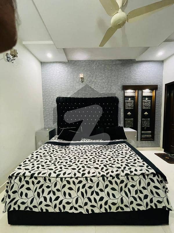 نیواقبال پارک کینٹ کینٹ لاہور میں 5 کمروں کا 3 مرلہ مکان 1.1 کروڑ میں برائے فروخت۔