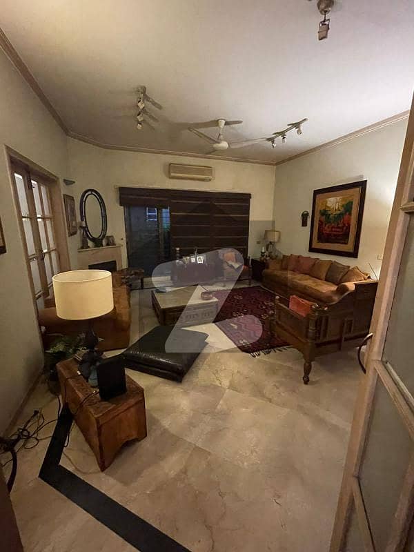 1-Kanal Slightly Used Well Maintained Bungalow Near to McDonalds and Sheeba Park Phase 3 DHA Lahore