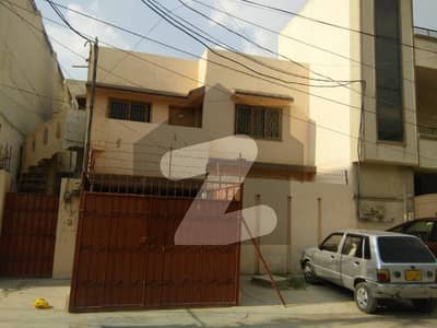 نارتھ ناظم آباد کراچی میں 3 کمروں کا 9 مرلہ مکان 3.6 کروڑ میں برائے فروخت۔