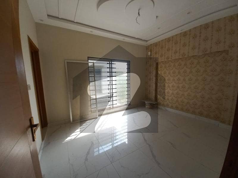 بحریہ ٹاؤن - غزنیوی ایکسٹینشن بحریہ ٹاؤن ۔ سیکٹر ایف بحریہ ٹاؤن لاہور میں 3 کمروں کا 6 مرلہ مکان 1.7 کروڑ میں برائے فروخت۔