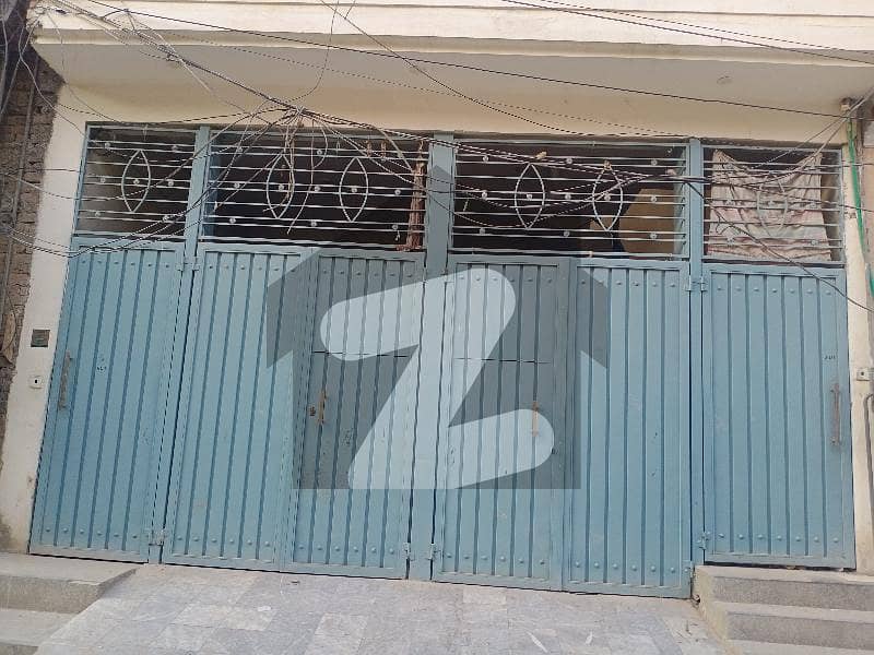 حیات آباد فیز 6 - ایف10 حیات آباد فیز 6 حیات آباد پشاور میں 8 کمروں کا 3 مرلہ مکان 50 ہزار میں کرایہ پر دستیاب ہے۔