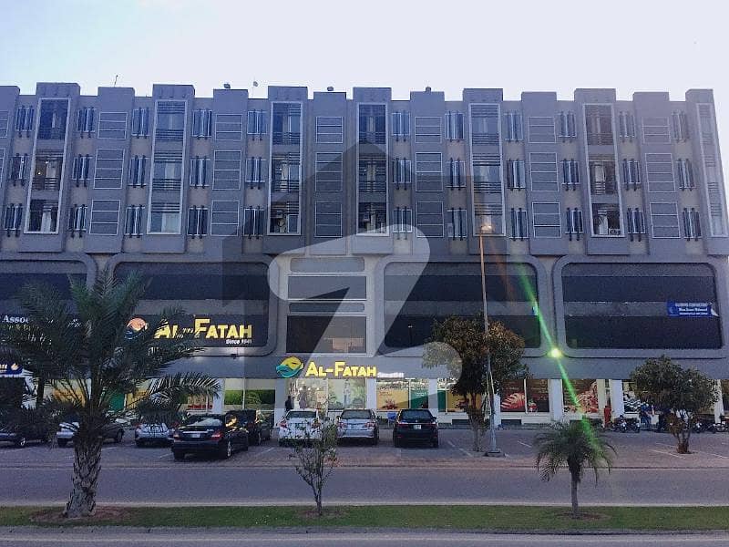 3 MARLA COMMERCIAL PLAZA  FOR SALE MONTHLY RENT1.20LAC  IN SECTOR D BLOCK AA BAHRIA TOWN LAHORE