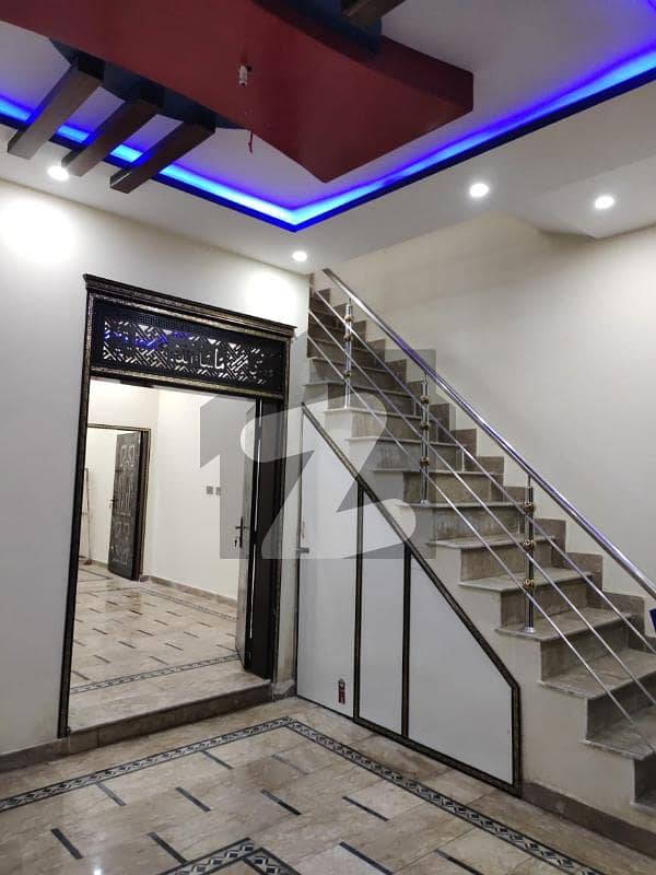 کینال بینک ہاؤسنگ سکیم لاہور میں 4 کمروں کا 3 مرلہ مکان 1.25 کروڑ میں برائے فروخت۔