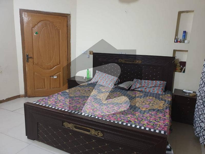 جوہر ٹاؤن فیز 1 - بلاک ای1 جوہر ٹاؤن فیز 1 جوہر ٹاؤن لاہور میں 3 کمروں کا 5 مرلہ مکان 1.35 کروڑ میں برائے فروخت۔