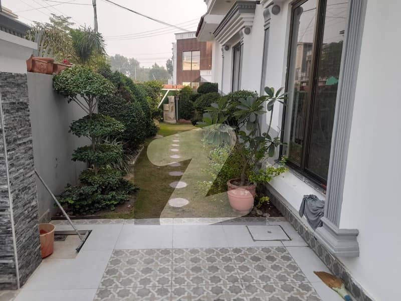 House Of 14 Marla Is Available For rent In Central Park - Block G, Lahore
