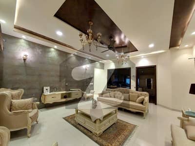 نیو گارڈن ٹاؤن لاہور میں 9 کمروں کا 2 کنال مکان 5 لاکھ میں کرایہ پر دستیاب ہے۔