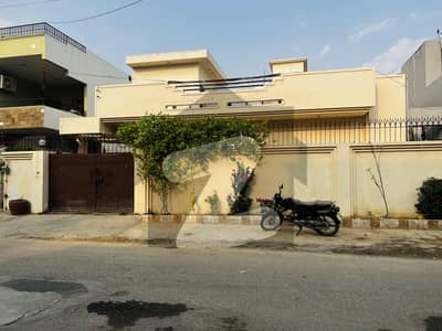 ڈی ایچ اے فیز 6 ڈی ایچ اے کراچی میں 3 کمروں کا 12 مرلہ مکان 4.75 کروڑ میں برائے فروخت۔