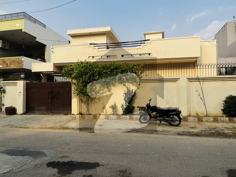 ڈی ایچ اے فیز 6 ڈی ایچ اے,کراچی میں 3 کمروں کا 12 مرلہ مکان 5.5 کروڑ میں برائے فروخت۔