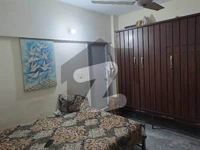 ابوالحسن اصفہا نی روڈ کراچی میں 4 کمروں کا 5 مرلہ فلیٹ 50 لاکھ میں برائے فروخت۔