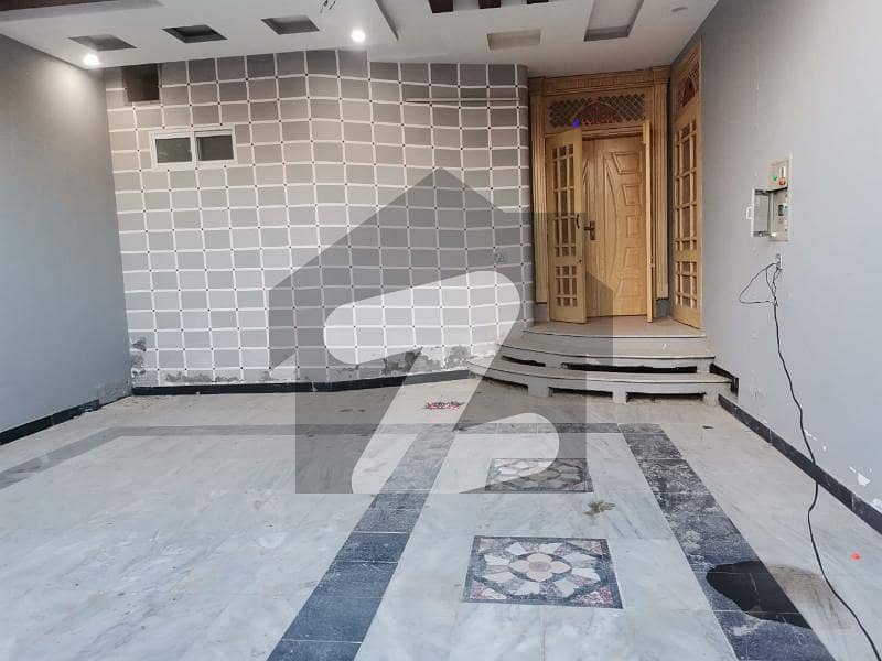 سفیان گارڈن ورسک روڈ پشاور میں 9 کمروں کا 10 مرلہ مکان 70 ہزار میں کرایہ پر دستیاب ہے۔