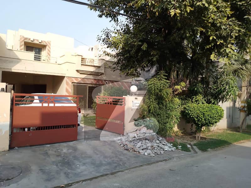 ایڈن ایونیو ایکسٹینشن لاہور میں 4 کمروں کا 12 مرلہ مکان 3.5 کروڑ میں برائے فروخت۔