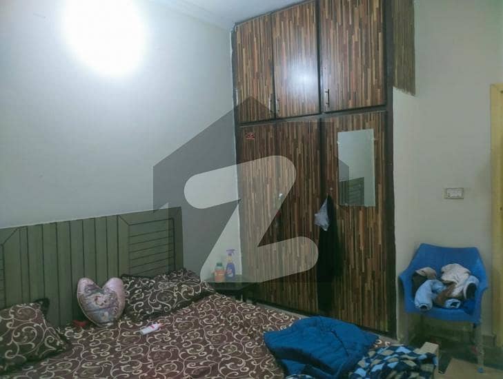 غوری ٹاؤن فیز 4 غوری ٹاؤن اسلام آباد میں 4 کمروں کا 5 مرلہ مکان 1.5 کروڑ میں برائے فروخت۔