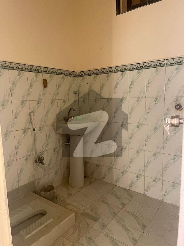 Well Maintained 2 Bed Dd 4 Rooms West Open Corner Portion With Roof On