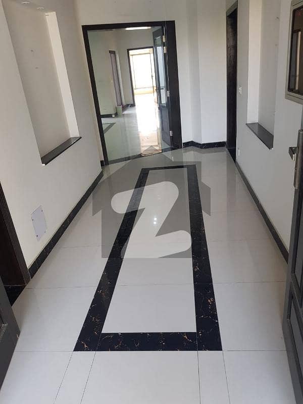 ابدالینزکوآپریٹو ہاؤسنگ سوسائٹی لاہور میں 2 کمروں کا 18 مرلہ زیریں پورشن 1.1 لاکھ میں کرایہ پر دستیاب ہے۔
