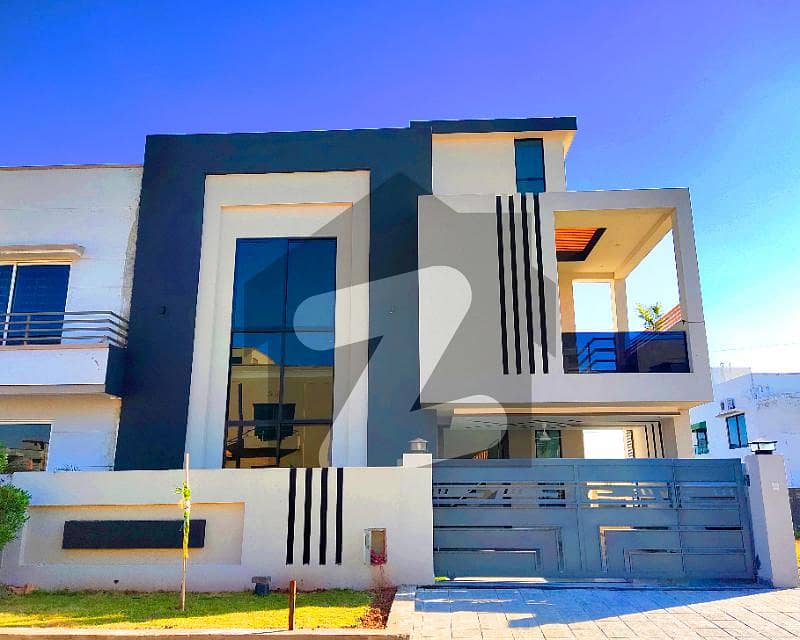 12 Marla Modern Villa House Available For Sale