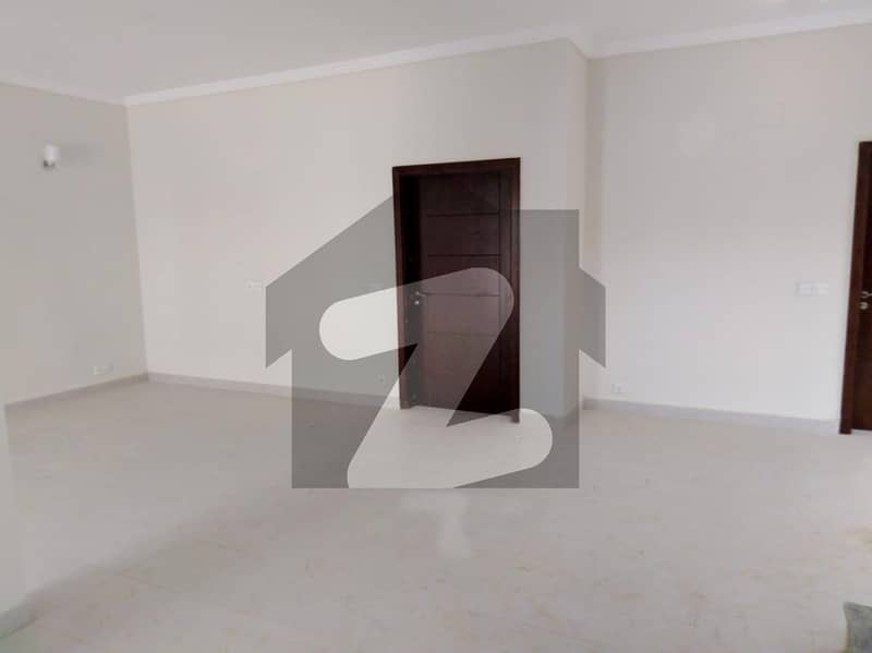 900 Square Feet Flat available for sale in PECHS Block 2, Karachi