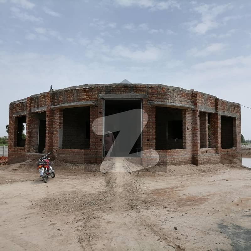 Located in Indus City 96 /6R sahiwal. Located in Indus City 96 /6R sahiwal.