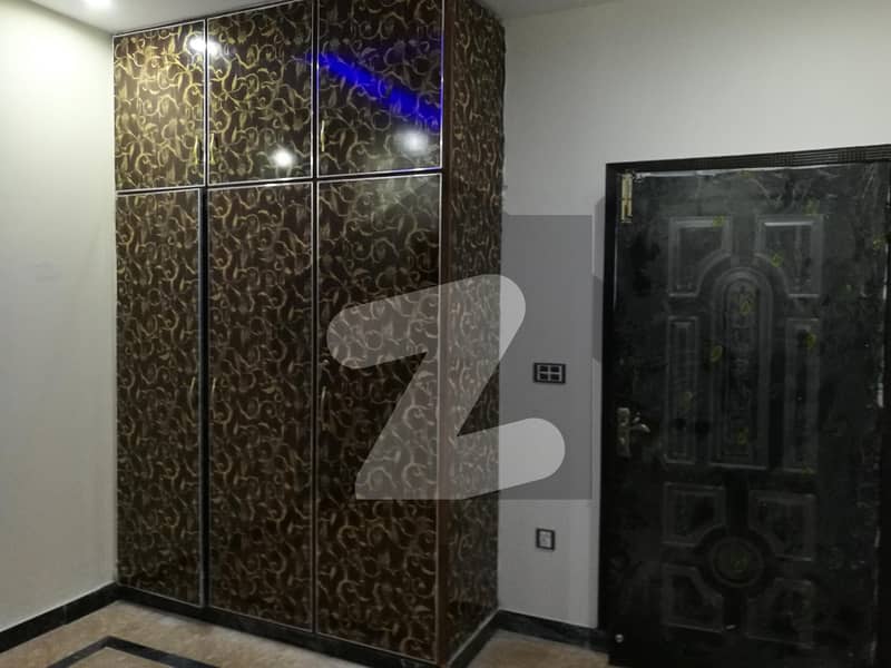 پی سی ایس آئی آر سٹاف کالونی لاہور میں 2 کمروں کا 6 مرلہ فلیٹ 42 ہزار میں کرایہ پر دستیاب ہے۔