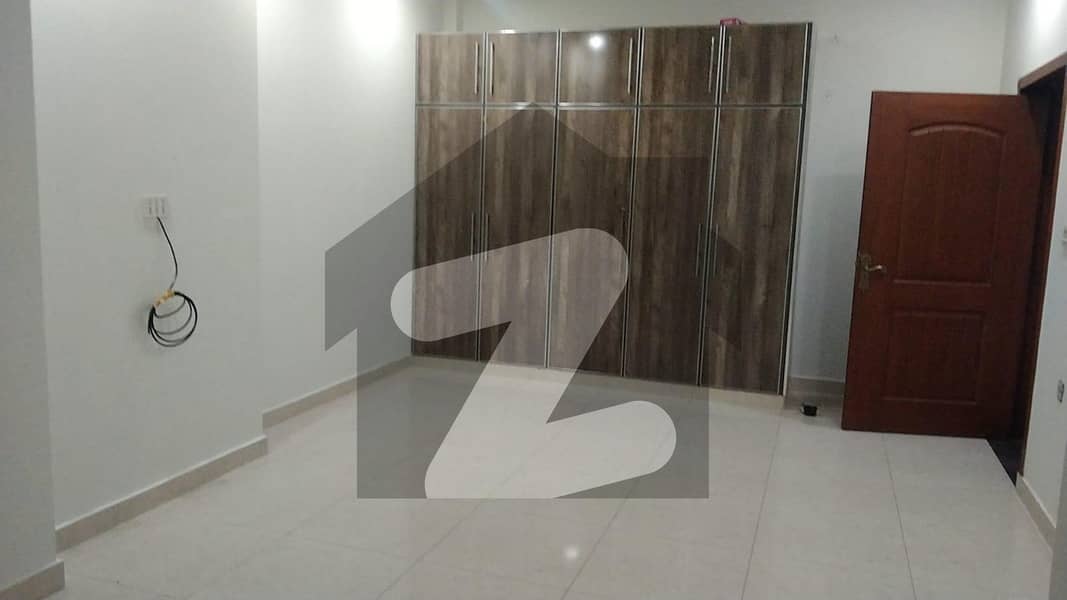 10 Marla Spacious Upper Portion Is Available In Farid Town For rent