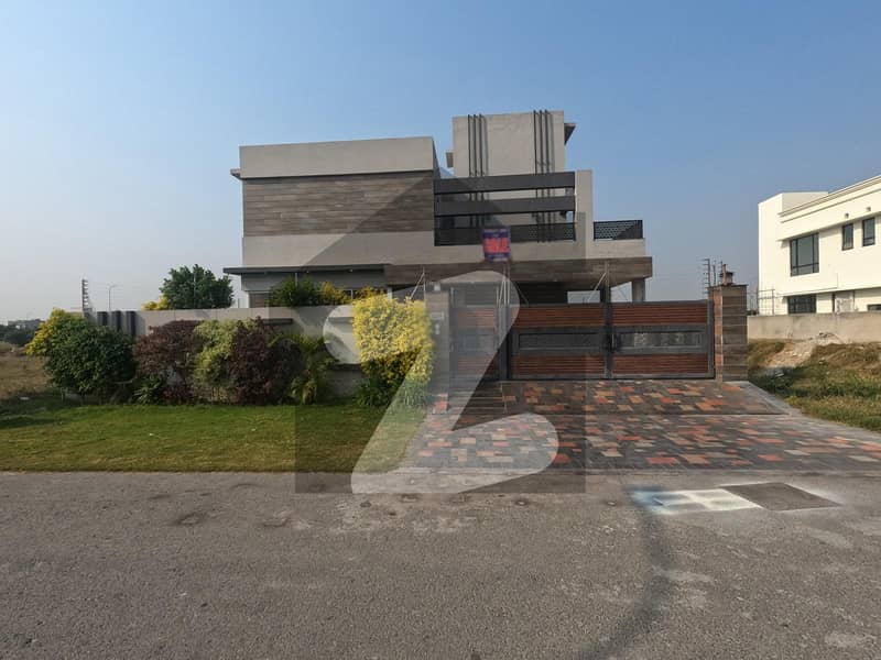 1 Kanal House Available For sale In DHA Phase 8 - Block V
