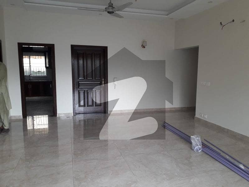 10 Marla Beautiful Single Storey House For Rent Super Town, Lahore