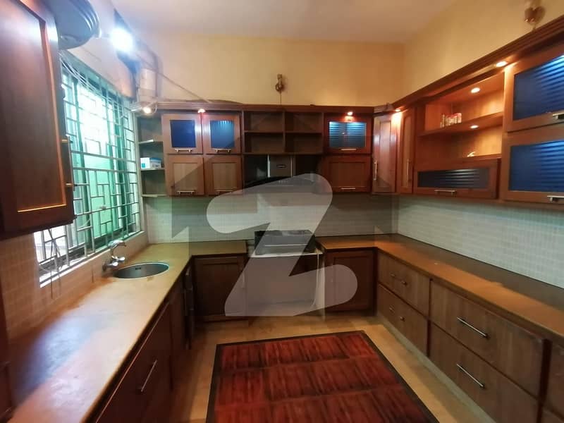 Stunning Lower Portion Is Available For Rent In Bukhari Colony