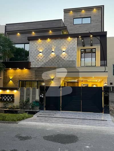 Corner House For Sale In Umar Block Sector B Bahria Town Lahore